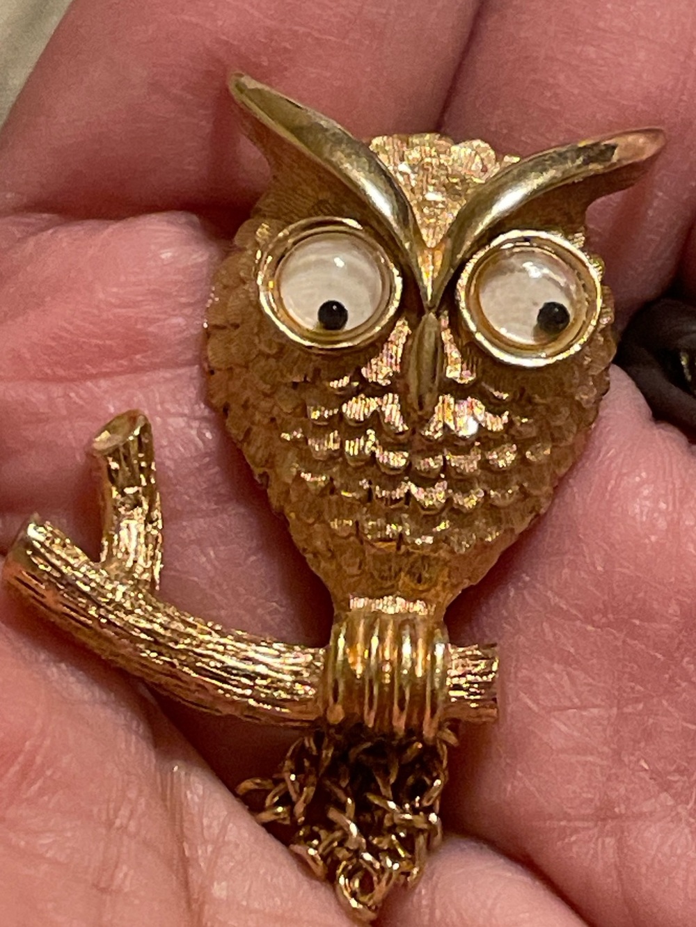 1975 Avon Gold Owl Brooch/Pin